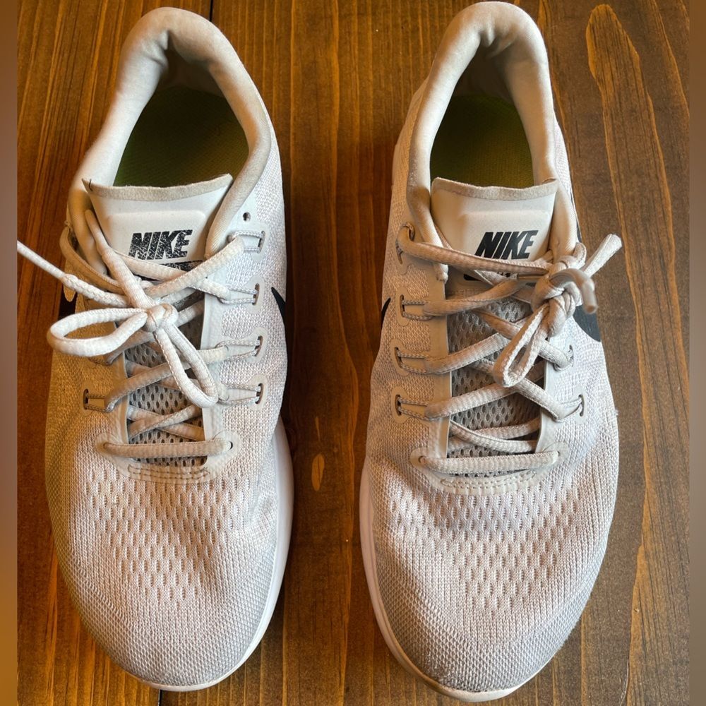 Nike sneakers light gray with black size 9.5